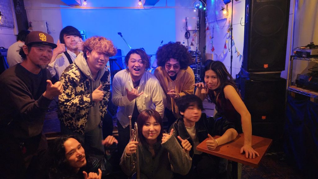 Live at 下北沢 mona recoards